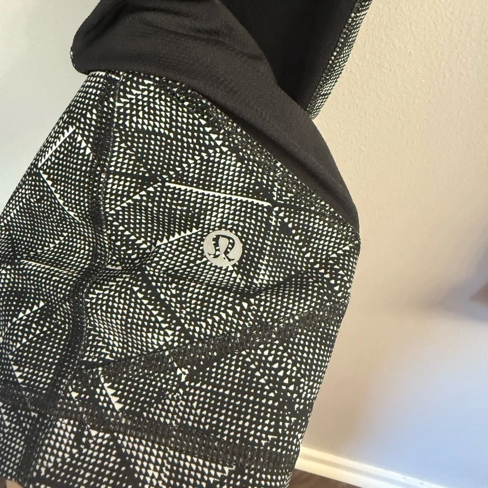 Lululemon Pace Rival Crop White Black Legging with Pockets sz 8 Athleisure Yoga